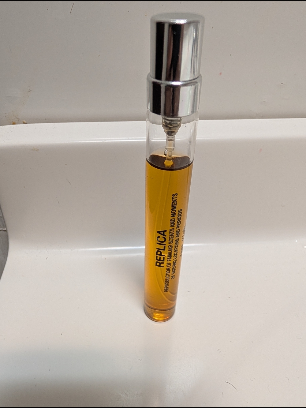 Replica Amber Scented Body Oil Roller - Amber (Unbranded)